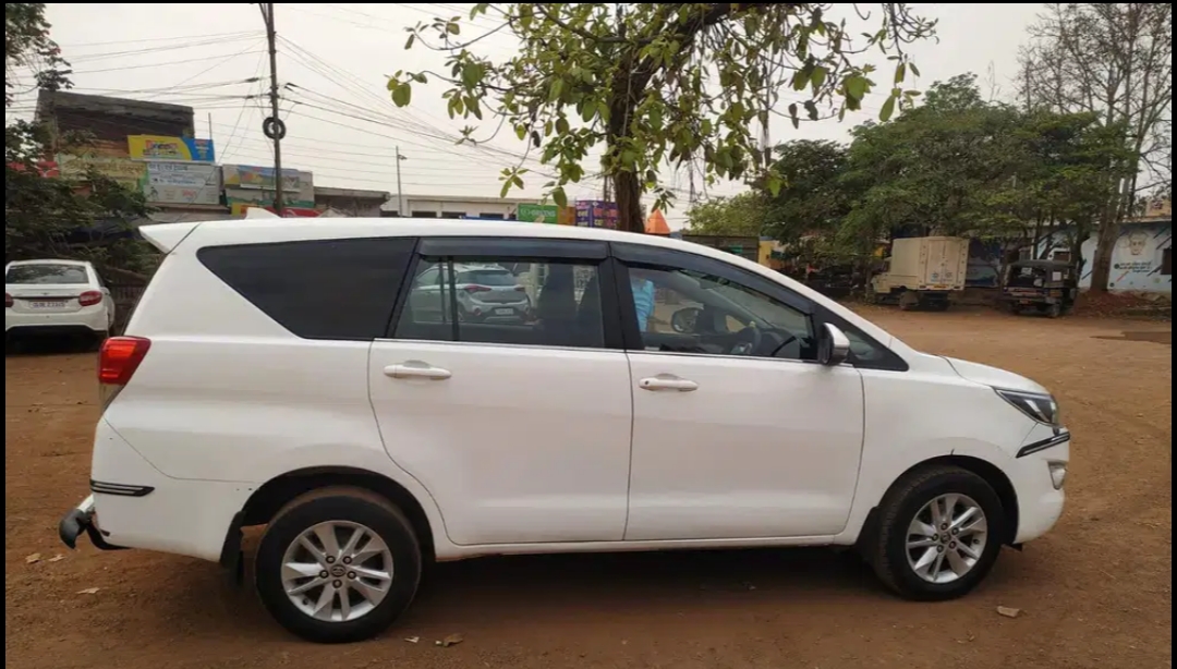 A Toyota Innova